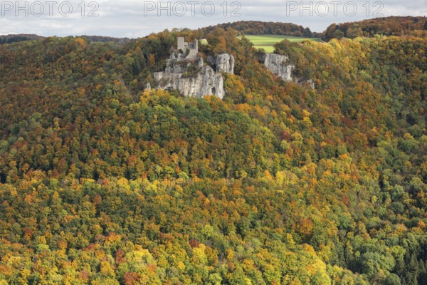 Indian summer on the Swabian Jura in the Nenninger Valley with the ruins of Reussenstein Castle