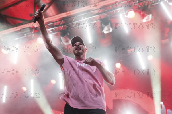 Mal Élevé (Pablo Charlemoine), singer of Irie Révoltés live on Irieunion - Le Re-Tour pour une année! Tour in Berlin's Columbiahalle on 31.10.2025