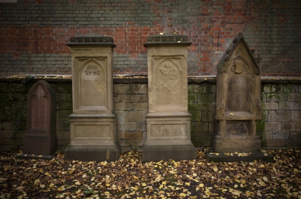 Gravestones, grave, graves, Hoppenlauf cemetery, oldest preserved cemetery in Stuttgart, autumn leaves, autumn, autumnal, Baden-Württemberg, Germany