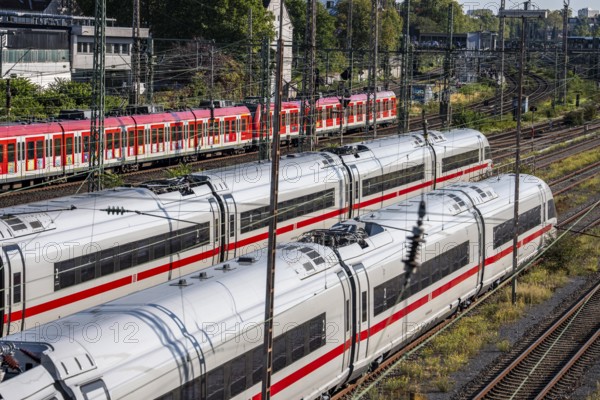 ICE trains on the railway line, S-Bahn train, north of Düsseldorf main station, North Rhine-Westphalia, Germany