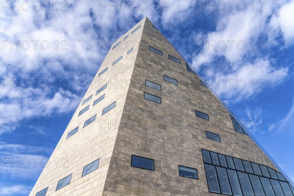 The Forum Groningen, public cultural and educational centre on the Nieuwe Markt, in the old town, with cinema, library, media labs, catering, roof terrace, study and reading areas, viewing points, 10 floors, connected by many escalators, Netherlands