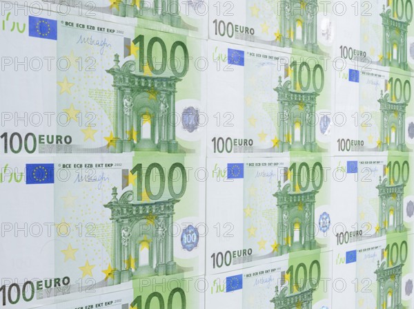 100 euro banknotes, 100 euros