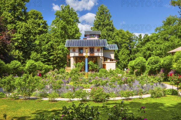 Rosarium with blooming roses in front of the Pompeian-Bavarian Casino on the Rose Island in Lake Starnberg, Feldafing, Upper Bavaria, Bavaria, Germany