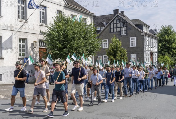 Rifle festival in Bad Fredeburg, in the Sauerland region, marching of the rifle companies in the town, parade, St George's Rifle Brotherhood, 3-day rifle festival, for 193 years, customs in the Hochsauerland district, North Rhine-Westphalia, Germany
