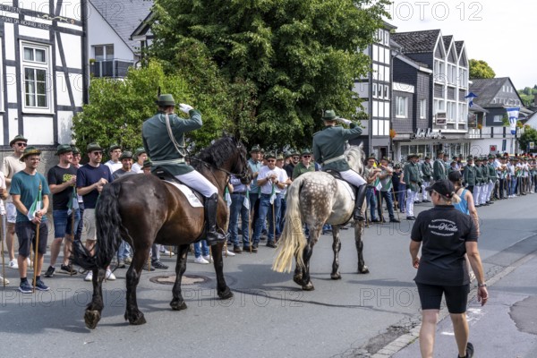 Rifle festival in Bad Fredeburg, in the Sauerland region, parade of the rifle companies in the town, parade, St. Georg rifle brotherhood, 3-day rifle festival, for 193 years, acceptance of the parade on horseback, customs in the Hochsauerland district, North Rhine-Westphalia, Germany