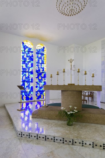 Interior view of the chapel, Chapelle du Rosaire de Vence, Chapelle Matisse, artist Henri Matisse, Vence, Provence Alpes Côte d'Azur, South of France, France