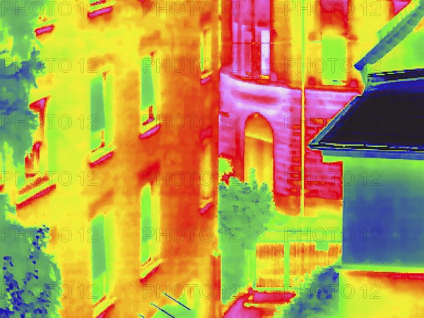 Thermal image or thermography, symbol photo, interpolated. Residential building. Stuttgart, Baden-Württemberg, Germany