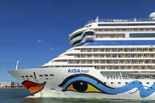 Cruise ship AIDAmar departs, Warnow, Warnemünde, Rostock, Mecklenburg-Western Pomerania, Germany