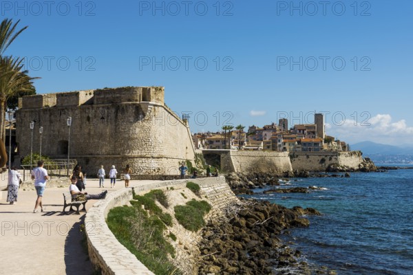 Picturesque town by the sea, Antibes, Provence Alpes Côte d'Azur, South of France, France