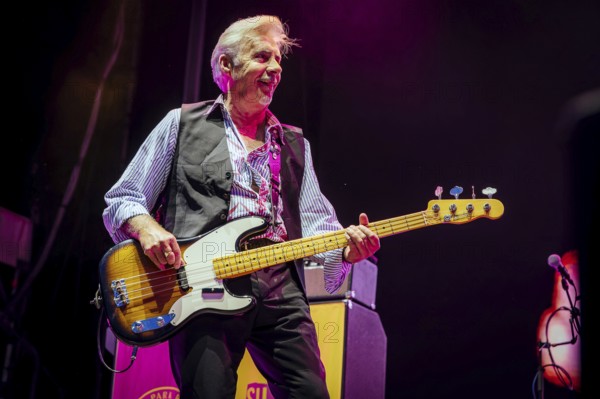Glen Matlock, bassist of the Sex Pistols ft. Frank Carter live at the Berlin Zitadelle Spandau on 04.07.2025