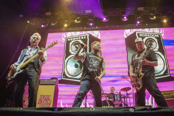 Steve Jones (guitarist), Frank Carter (singer), Paul Cook (drummer) and Glen Matlock (bassist) from the Sex Pistols ft. Frank Carter live at the Berlin Zitadelle Spandau on 04.07.2025