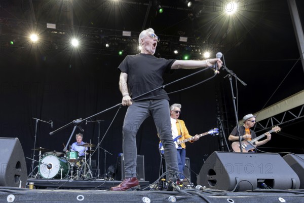 Paul McLoone, Singer, The Undertones, punk rock band, Northern Ireland, open air at the Citadel Music Festival, 04.07.2025, Zitadelle Spandau, Berlin, Germany < english> The Undertones, punk rock band, Northern Ireland, open air at the Citadel Music Festival, July 4, 2025, Spandau Citadel, Berlin, Germany