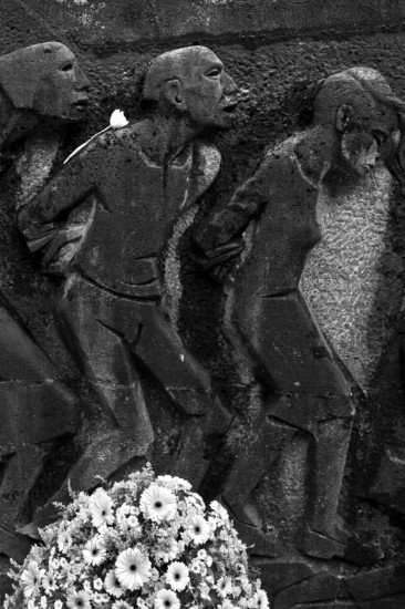 Bittermark memorial, memorial site, detail with wreath of flowers for the memorial service on Good Friday, artist Karel Niestrath, Dortmund, Germany