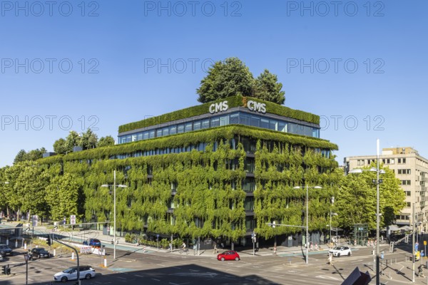 Calwer Passage, green building for a better urban climate. Around 11, 000 plants adorn the building of the commercial law firm CMS in the centre of Stuttgart. The architecture was designed by ingenhoven associates. Stuttgart, Baden-Württemberg, Germany