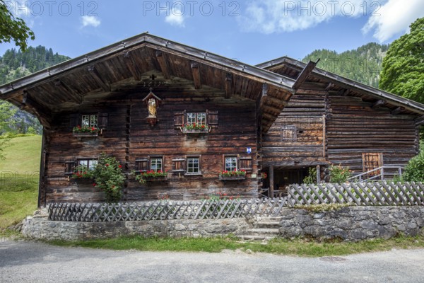 Old farmhouses in the historic mountain farming village of Gerstruben, Dietersbachtal, near Oberstdorf, Allgäu Alps, Oberallgäu, Allgäu, Bavaria, Germany