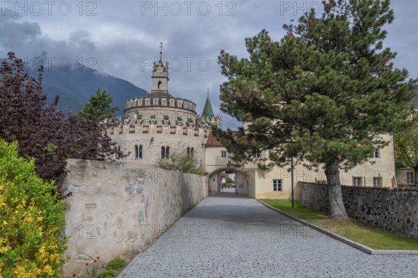 Left: Castel Sant'Angelo, Romanesque around 1200, Castel Saint Angelo, Neustift St Margarethen monastery, Vahrn, Bolzano district, South Tyrol, Italy