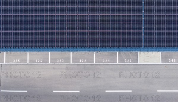 Largest charging park in the world at Merklingen Swabian Alb railway station. Symbolic photo. 259 covered stations for electric cars are located under two 160 and 190 metre long roofs. The Swabian Alb special-purpose association and the state are investing around five million euros in the charging park. Merklingen, Baden-Württemberg, Germany