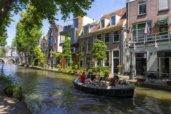 Residential buildings, living on the Oudegracht, in the southern historic centre of Utrecht, residential building directly on the canal, canal, Netherlands