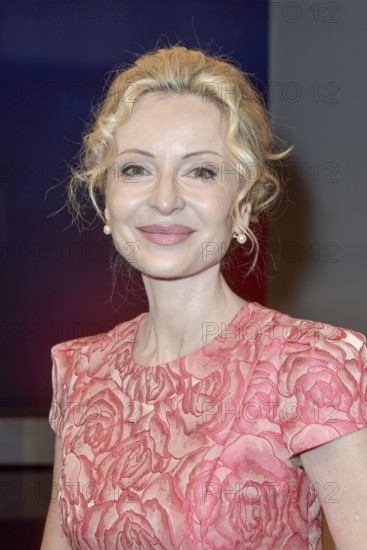 Sandra Navidi (USA expert and author), on the ARD talk show maischberger in the Berlin Adlershof studio. Berlin, 17.06.2025