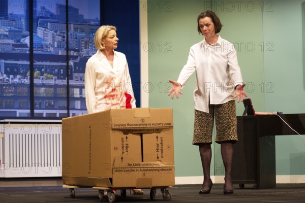 Julia Grimpe - Claudia, Katrin Schwingel - Dorothee, murder colleagues, photo rehearsal on 16/06/2025 at the Berliner Kriminal Theater, Berlin, premiere: 06/07/2025 at The Lakeside, Strausberg