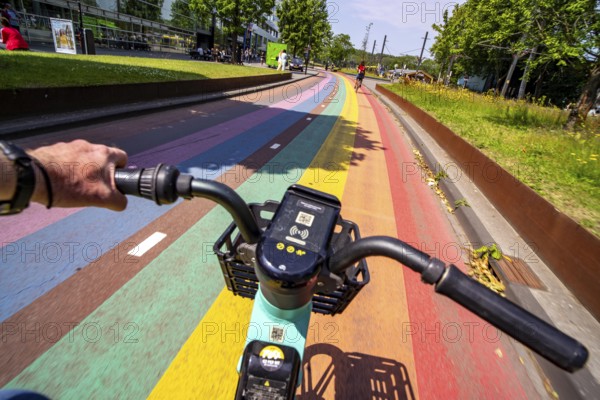 Rainbow cycle path through the university campus in Utrecht Science Park, 570 metres long, Utrecht University, Utrecht University of Applied Sciences and UMC Utrecht University Hospital, set an example for acceptance, equal treatment and safety of the LHBTIQ+ community Netherlands
