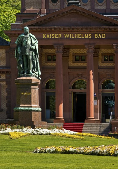 Kaiser-Wilhelms-Bad with monument to Kaiser Wilhelm I in the spa gardens of Bad Homburg vor der Höhe, Hesse, Germany