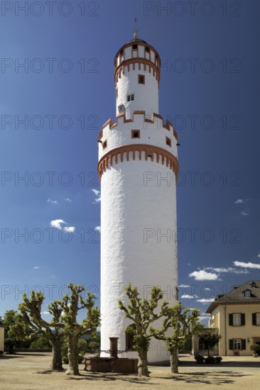 The White Tower, free-standing keep of the former Hohenberg Castle, Bad Homburg vor der Höhe Castle, Hesse, Germany