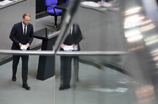 Benedikt Büdenbender (CDU/CSU) speaks on the agenda item Mandatory labelling of livestock farming at the eleventh sitting of the Bundestag