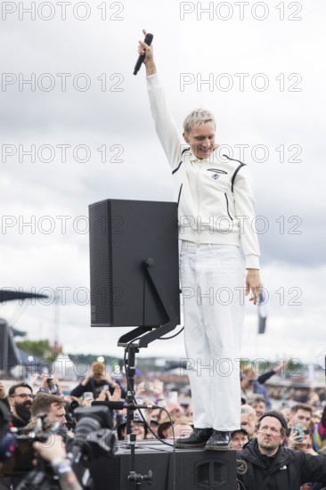 Felix Brummer (Felix Kummer), singer of Kraftklub at a secret gig of the band at the Rock am Ring Festival on Saturday, Nürburgring race track race track, 07.06.2025
