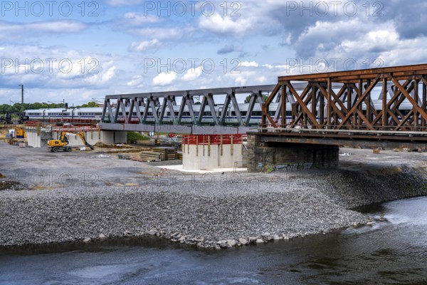 Reconstruction, extension of the Emmerich-Oberhausen railway line, three tracks, including 47 new or adapted bridges, here the new construction of railway bridges over the Lippe near Wesel, at the moment only 1 track in operation, ICE runs towards the Netherlands, the old bridges are replaced by new ones, extension of the Dutch Betuwe line from the port of Rotterdam, part of the European freight transport corridor Rotterdam-Genoa, 1300 KM long, Wesel, North Rhine-Westphalia, Germany