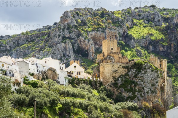 Zuheros castle and village, Sierras Subbéticas, Zuheros, Córdoba province, Andalusia, Spain