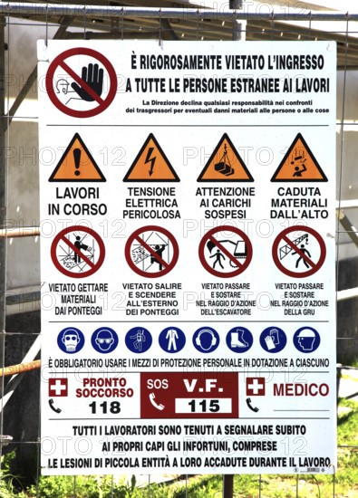 Construction site protection with prohibition signs in Italy