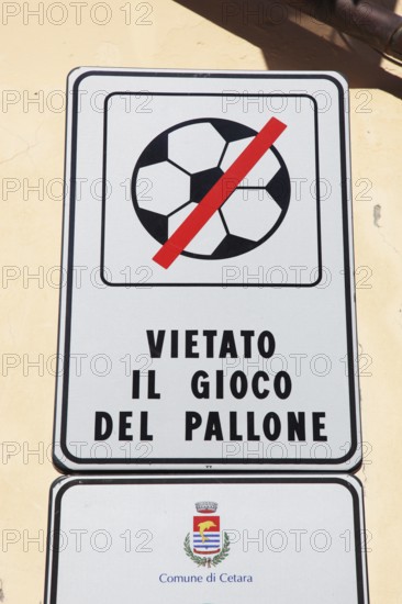 Sign, ban football game, play football forbidden, Italy