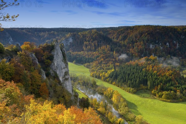 Autumn in the Stiegelesfels Nature Reserve, Naturpark Obere Donau, Schwäbische Alb, Baden-Württemberg, Germany