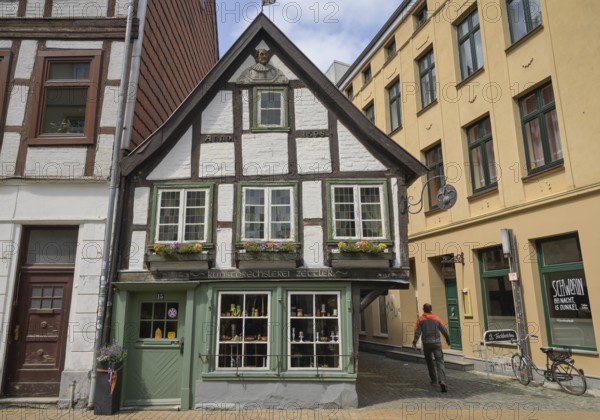 Old commercial buildings, Kunstdrechslerei Zettler, Buschstraße, Old Town, Schwerin, Mecklenburg-Vorpommern, Germany