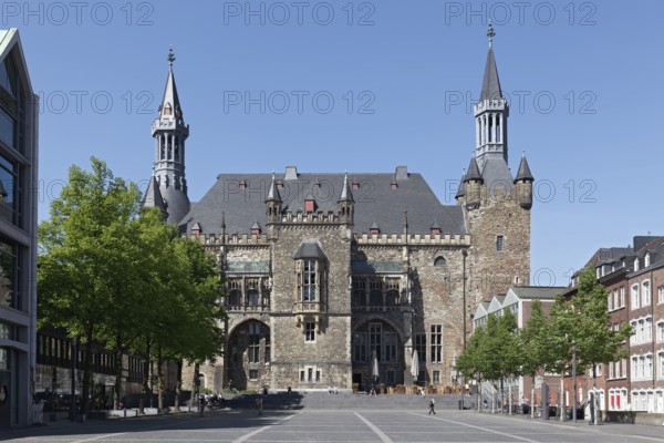 Katschhof with view of town hall, historic square, old town centre, Aachen, North Rhine-Westphalia, Germany