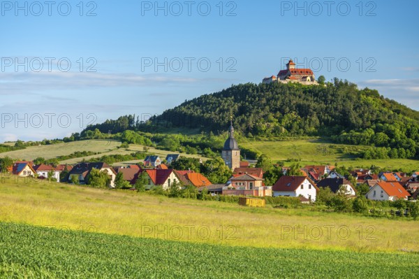 View of the Wachsenburg Fortress and the village of Holzhausen, Drei Gleichen castle ensemble, Thuringian Burgenland, Thuringian Basin, Gotha, Thuringia, Germany