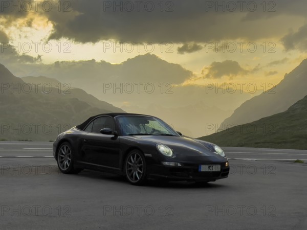 Youngtimer Porsche 911 997 Carrera 4 Convertible, international