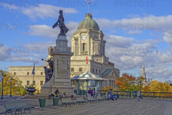 Indian Summer Monument de Samuel de Champlain Terrasse Dufferin Quebec City Québec Canada