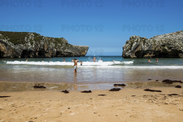 Beach, Playa de Cuevas del Mar, near Ribadesella, Asturias, Asturias, Costa Verde, Northern Spain, Spain