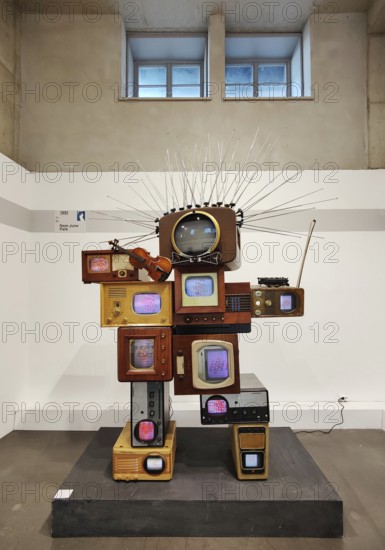 Artwork entitled Homage à Einstein, video sculpture by Nam June Paik, Mönchehaus Museum Goslar, Lower Saxony, Germany
