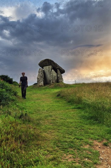Trethevy Quoit Megalithic Stone Tomb, Dolmen, Portal Tomb, House of the Giant, Evening Sky, Tremar Coombe, Bodmin Moor, Cornwall, England, United Kingdom