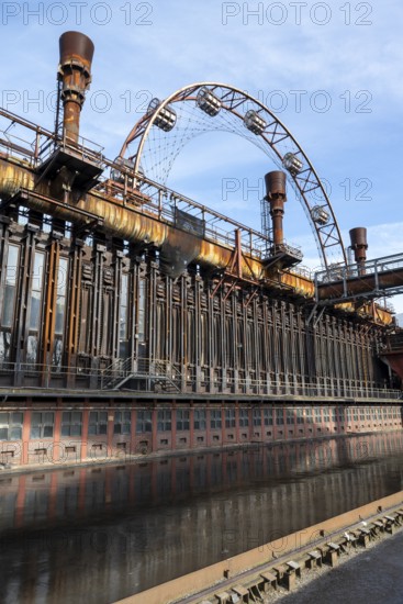Coke ovens and sun wheel, Zollverein coking plant, UNESCO World Heritage Site, Essen, Ruhr area, North Rhine-Westphalia, Germany