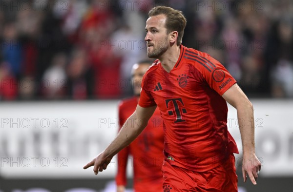 Torjbuel Harry Kane FC Bayern Munich FCB (09) WWK Arena, Augsburg, Bavaria, Germany