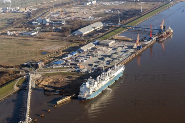 Europe, Germany, Schleswig-Holstein, Brunsbüttel, LNG terminal, ports, port, ships, water, ship, shipping, river, traffic, shipping, route, transport, means of transport, North Sea, Elbe, aerial view, aerial photos, aerial view, from, above, logistics, special ship, Högh Gannet, FSRU, liquid gas, regasification, regasification ship