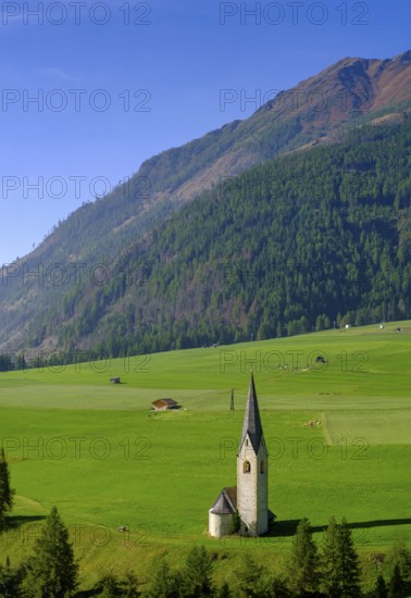 Church of St George, consecrated in 1366 between Ködnitz and Großdorf behind Gorner, Hohe Tauern, Ködnitztal, Kals am Großglockner, East Tyrol, Austria