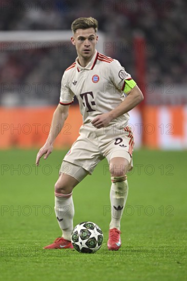 Joshua Kimmich FC Bayern Munich FCB (06) Action on the ball UEFA Champions League Allianz Arena, Munich, Bavaria, Germany