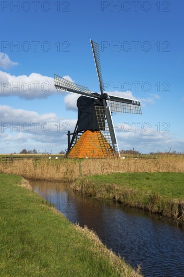 De Jansmolen or De Modden, hollow mill, Rijksmonumenten, Goengahuizen, Goëngahuizen, Goaiïngahuzen, Friesland, Fryslân, Netherlands, mill