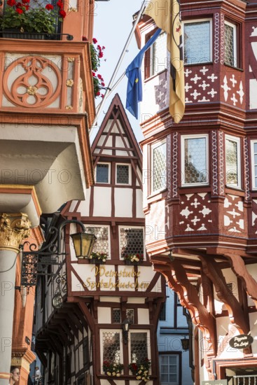 Market square with medieval half-timbered houses, Bernkastel-Kues, Moselle, Rhineland-Palatinate, Germany