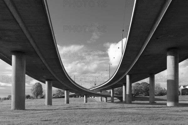 Curved ramp bridges, approach to the Rheinknie Bridge, cable-stayed bridge from 1965, Düsseldorf, North Rhine-Westphalia, Germany